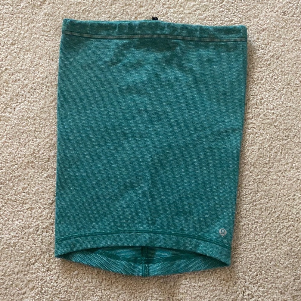 Lululemon neck warmer! Green